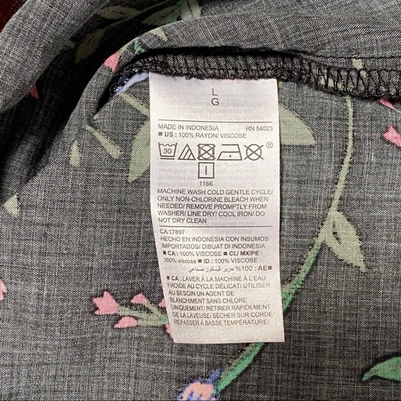 Old Navy Black Floral Shift Dress - Picture 5 of 9